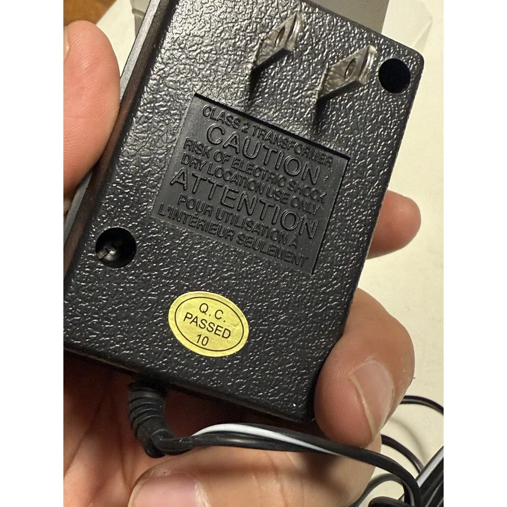 Universal AC Adaptor Model Mw18